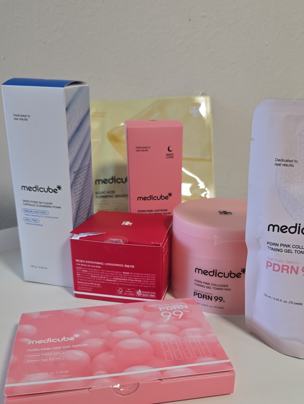 Medicube Pink Collagen Skincare Set - Picture 2 of 8